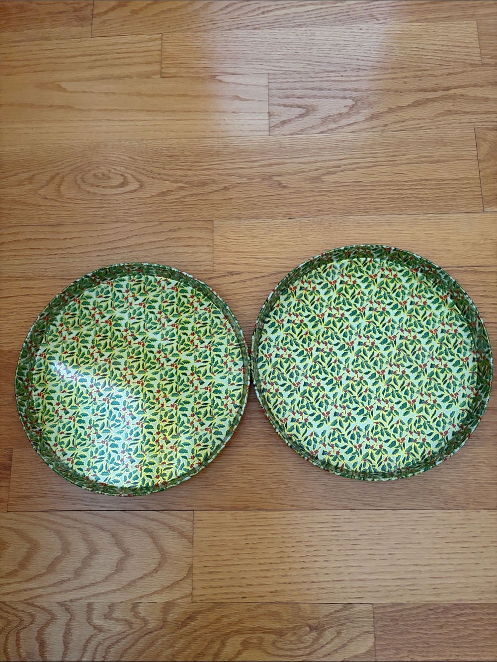Decorative Holly  Pattern Metal Trays - Set of 2